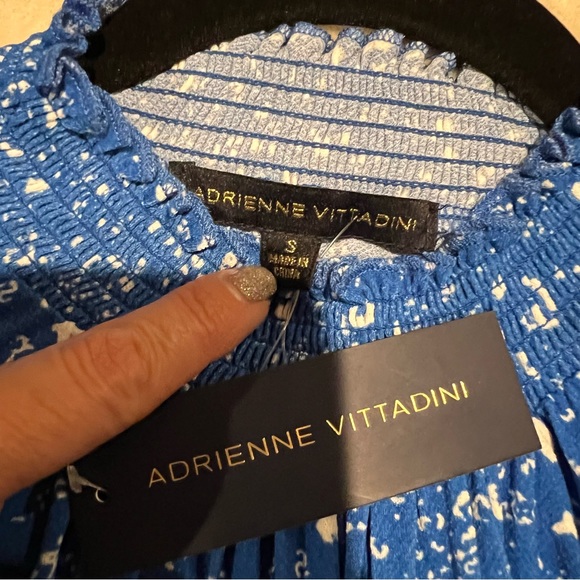 ☀️2/$22☀️ NWT Adrienne Vittadini High Neck Floral Top - Picture 2 of 2